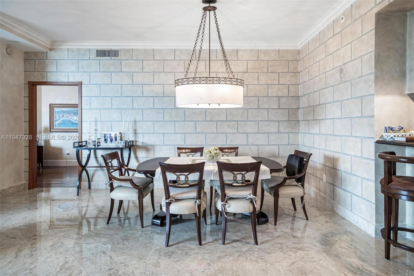 SOLIMAR CONDO - Residential