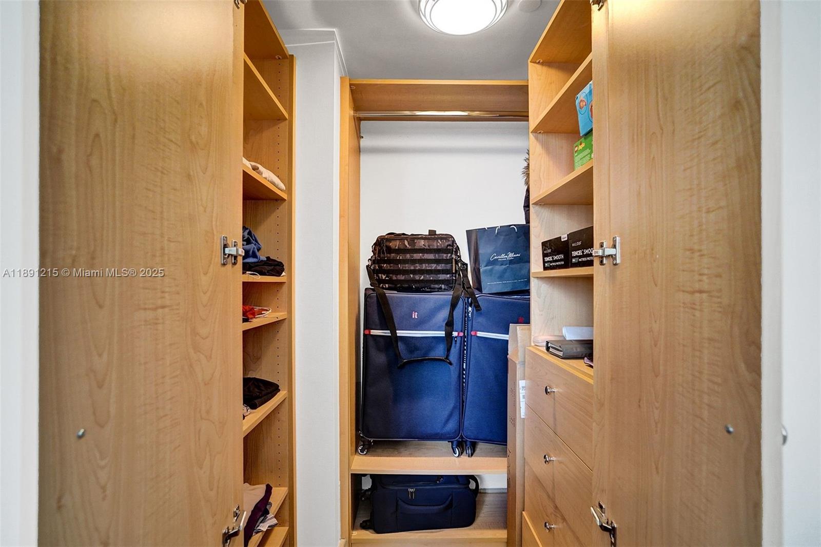BLUE DIAMOND CONDO - Residential Lease