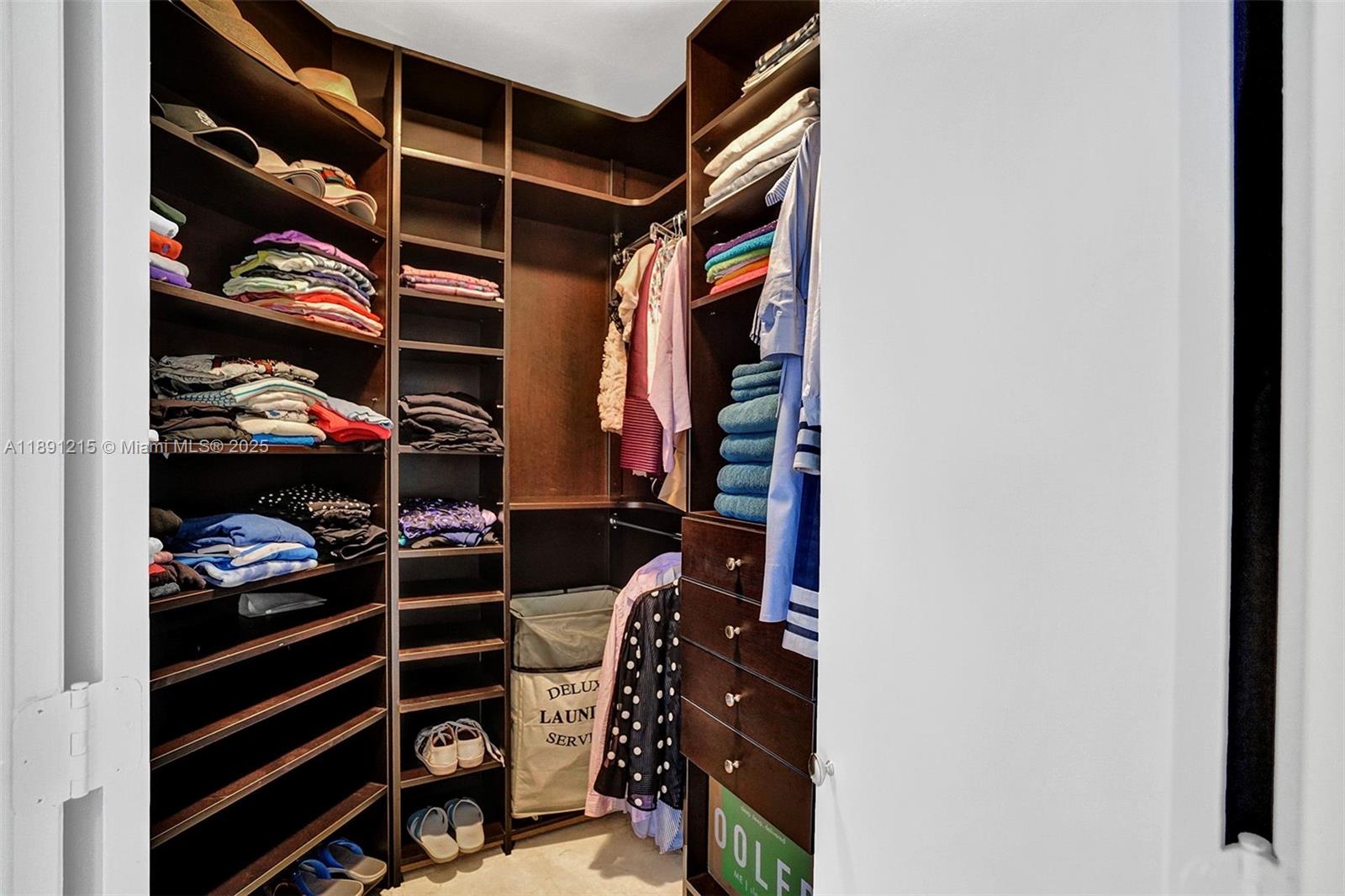 BLUE DIAMOND CONDO - Residential Lease
