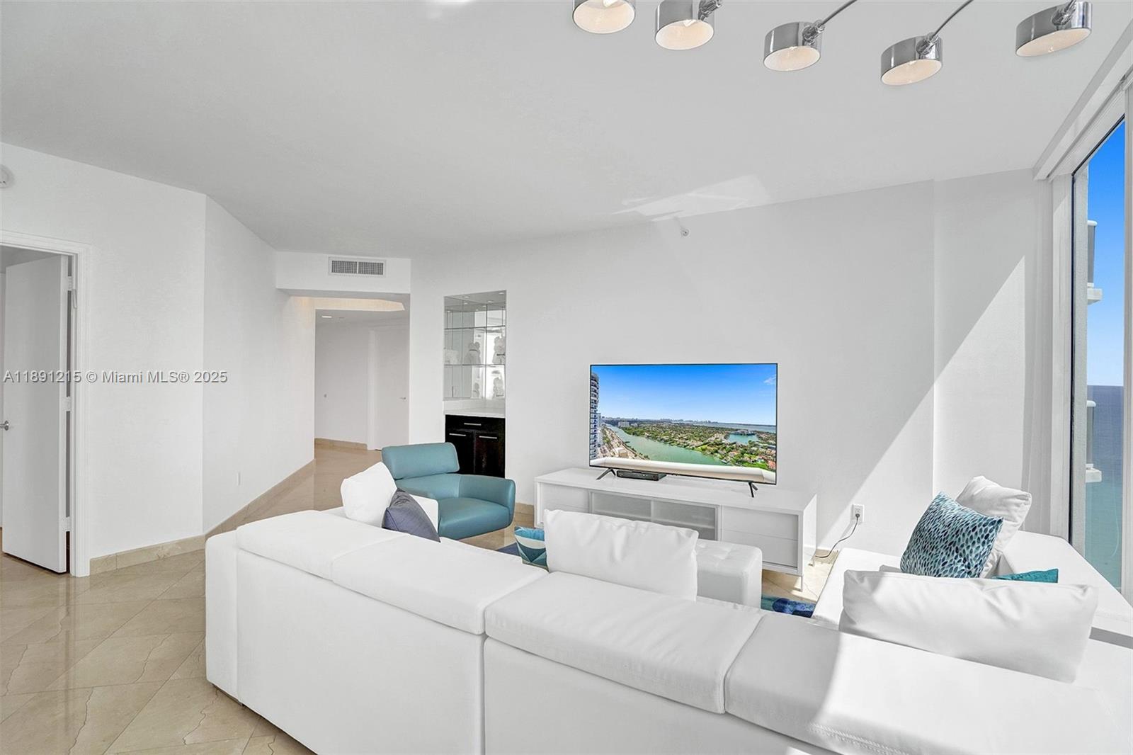 BLUE DIAMOND CONDO - Residential Lease