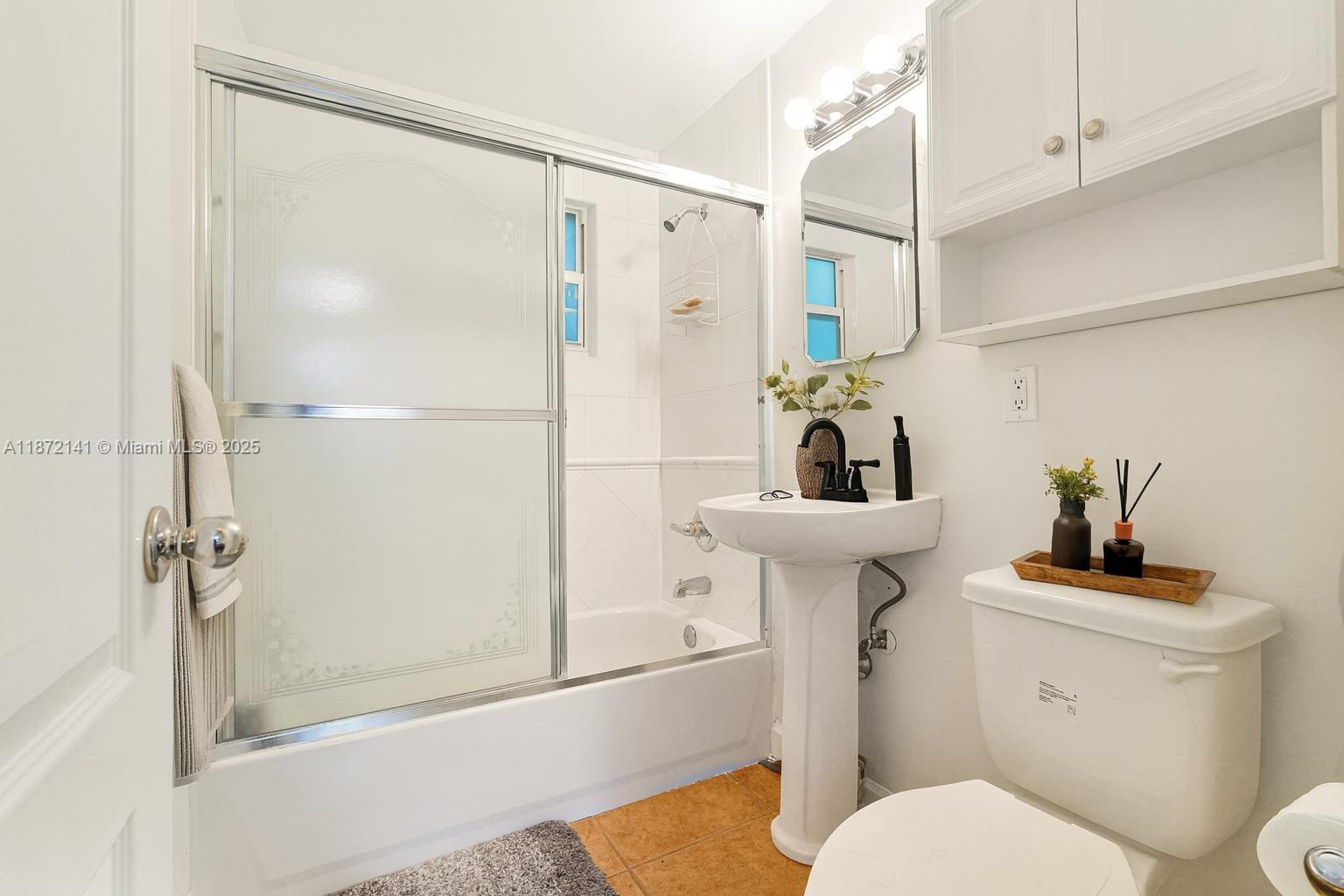 45 Antilla Ave 2E