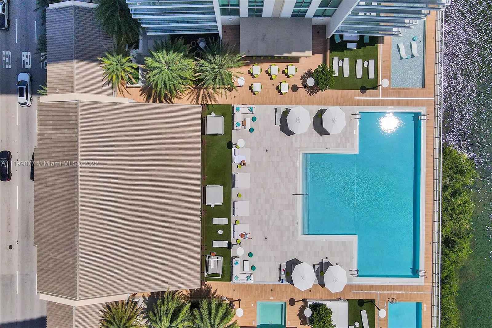 PARQUE TOWERS CONDO - Residential