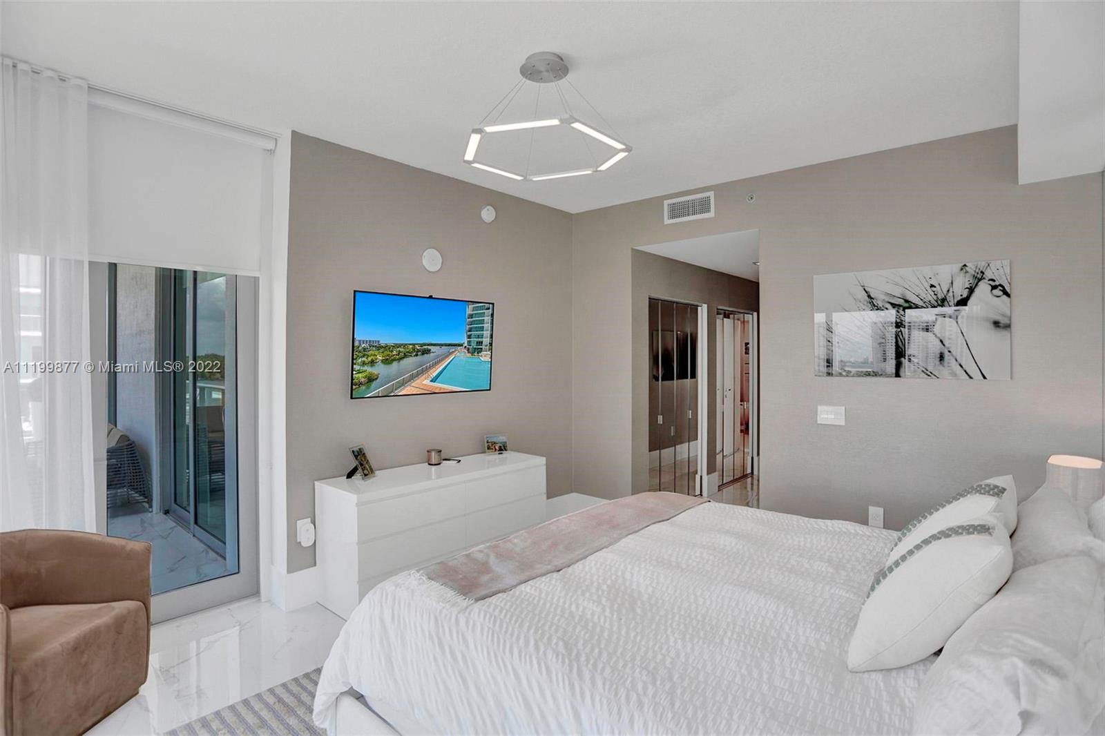 PARQUE TOWERS CONDO - Residential