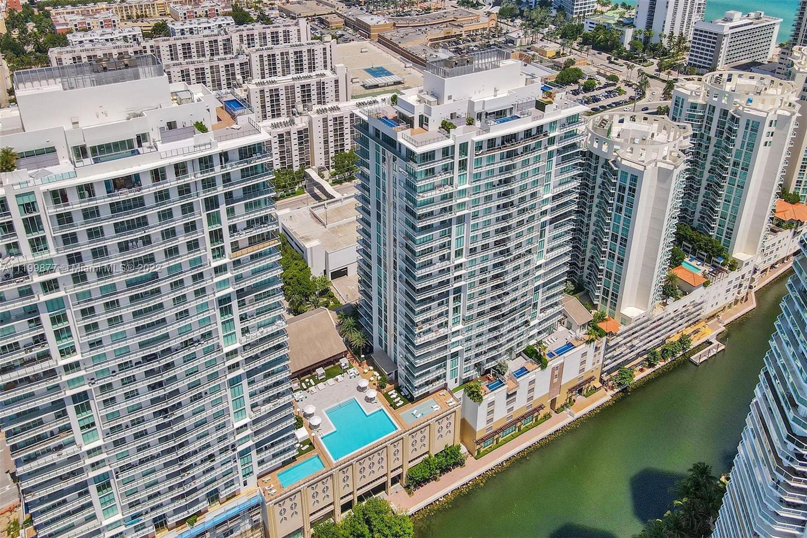 PARQUE TOWERS CONDO - Residential