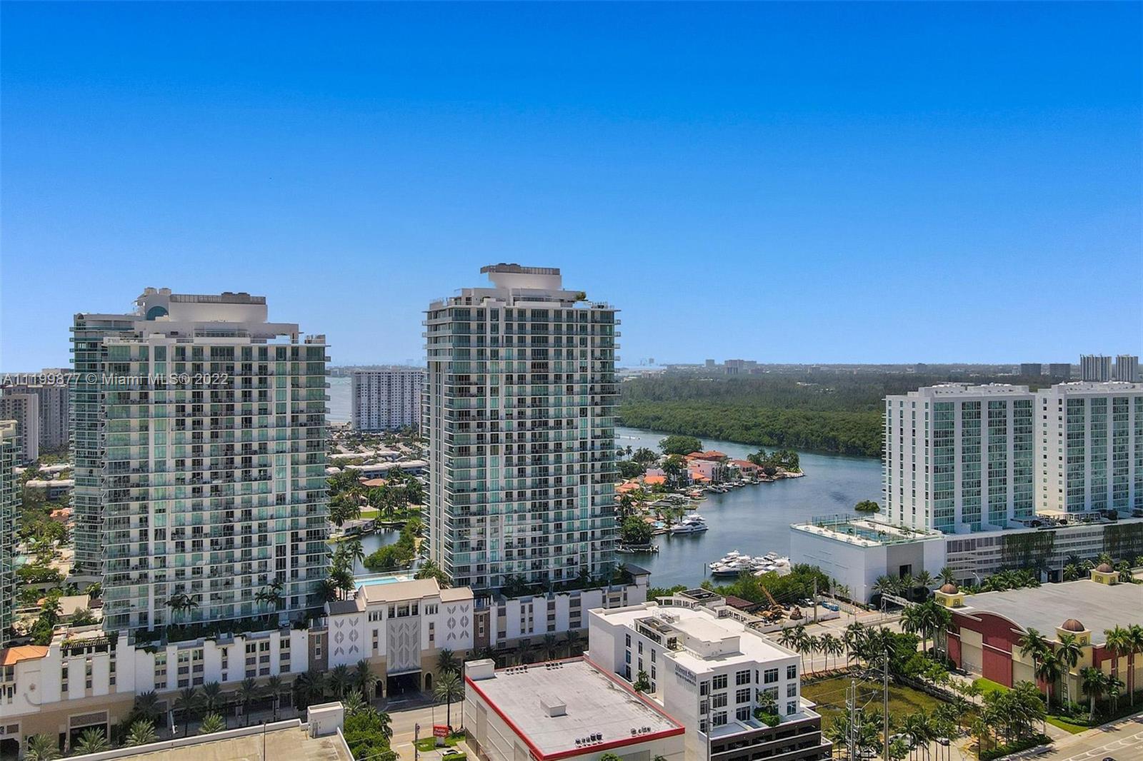 PARQUE TOWERS CONDO - Residential