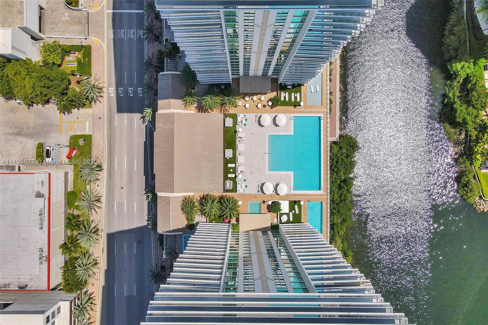 PARQUE TOWERS CONDO - Residential