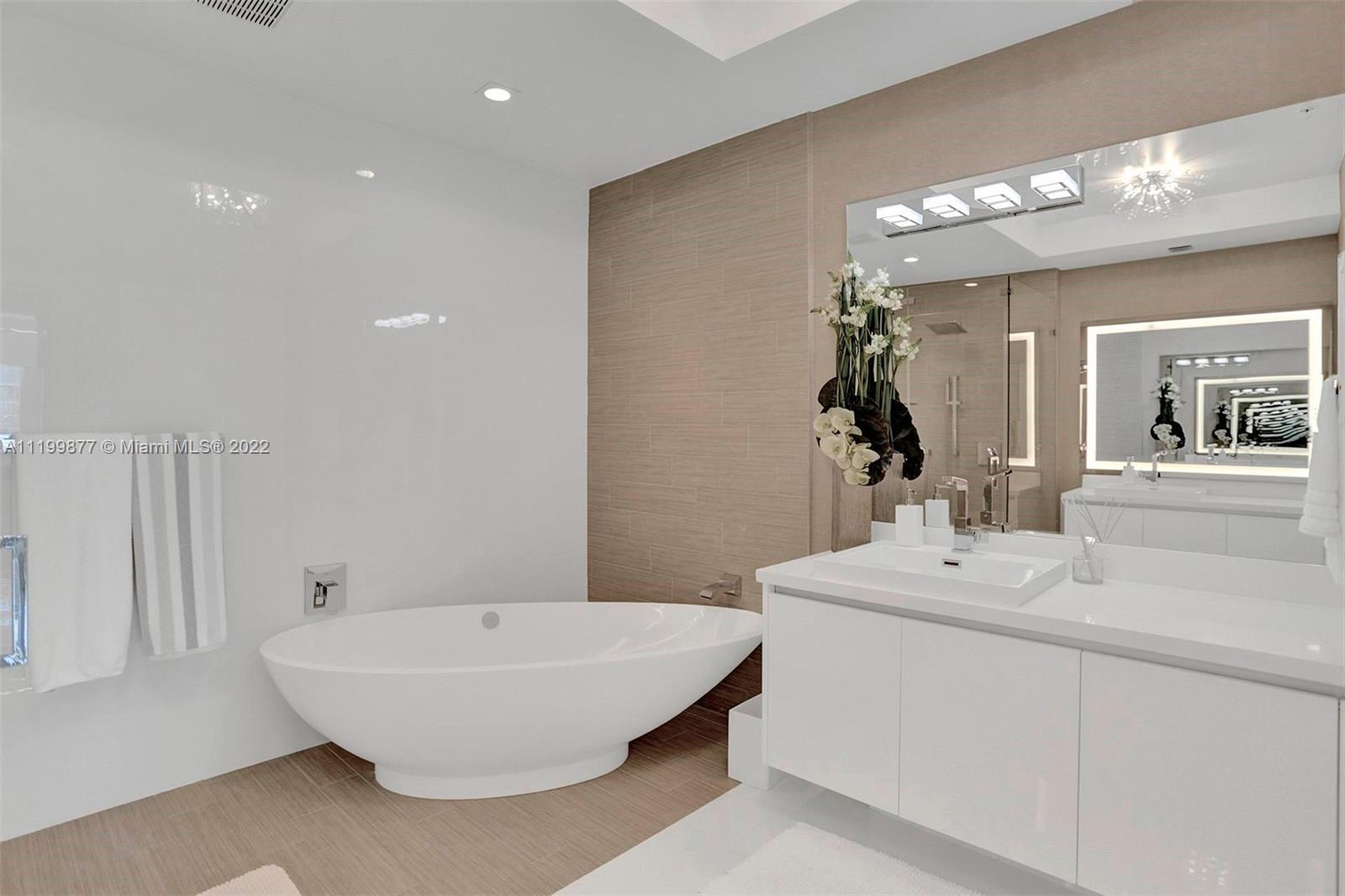 PARQUE TOWERS CONDO - Residential