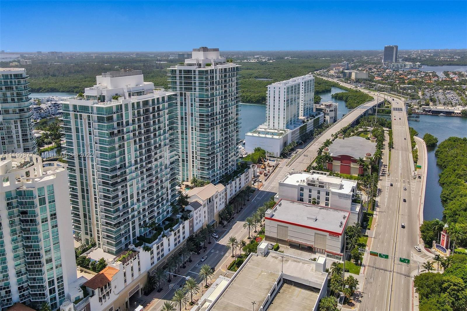 PARQUE TOWERS CONDO - Residential