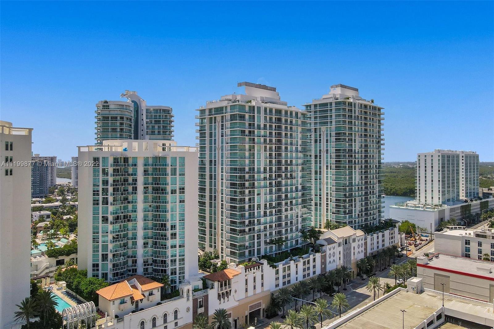 PARQUE TOWERS CONDO - Residential