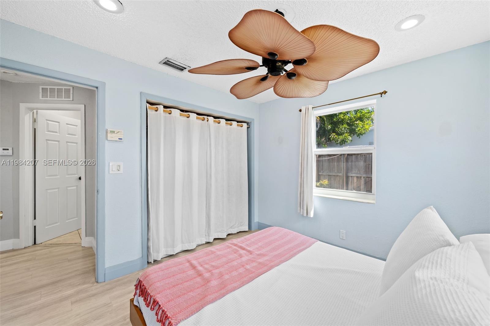 CRESTHAVEN NO 8 - Residential