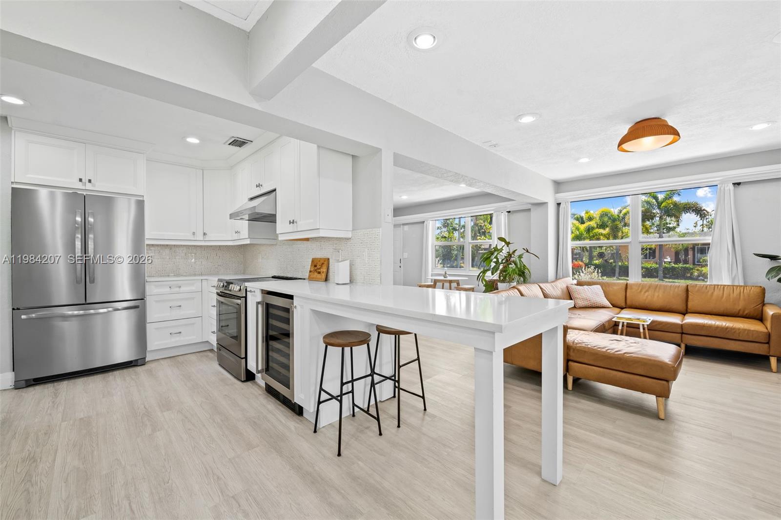 CRESTHAVEN NO 8 - Residential