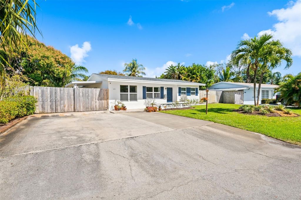 Photo of 1431 NE 32nd Pl, Pompano Beach, FL 33064 (MLS # A11984207)