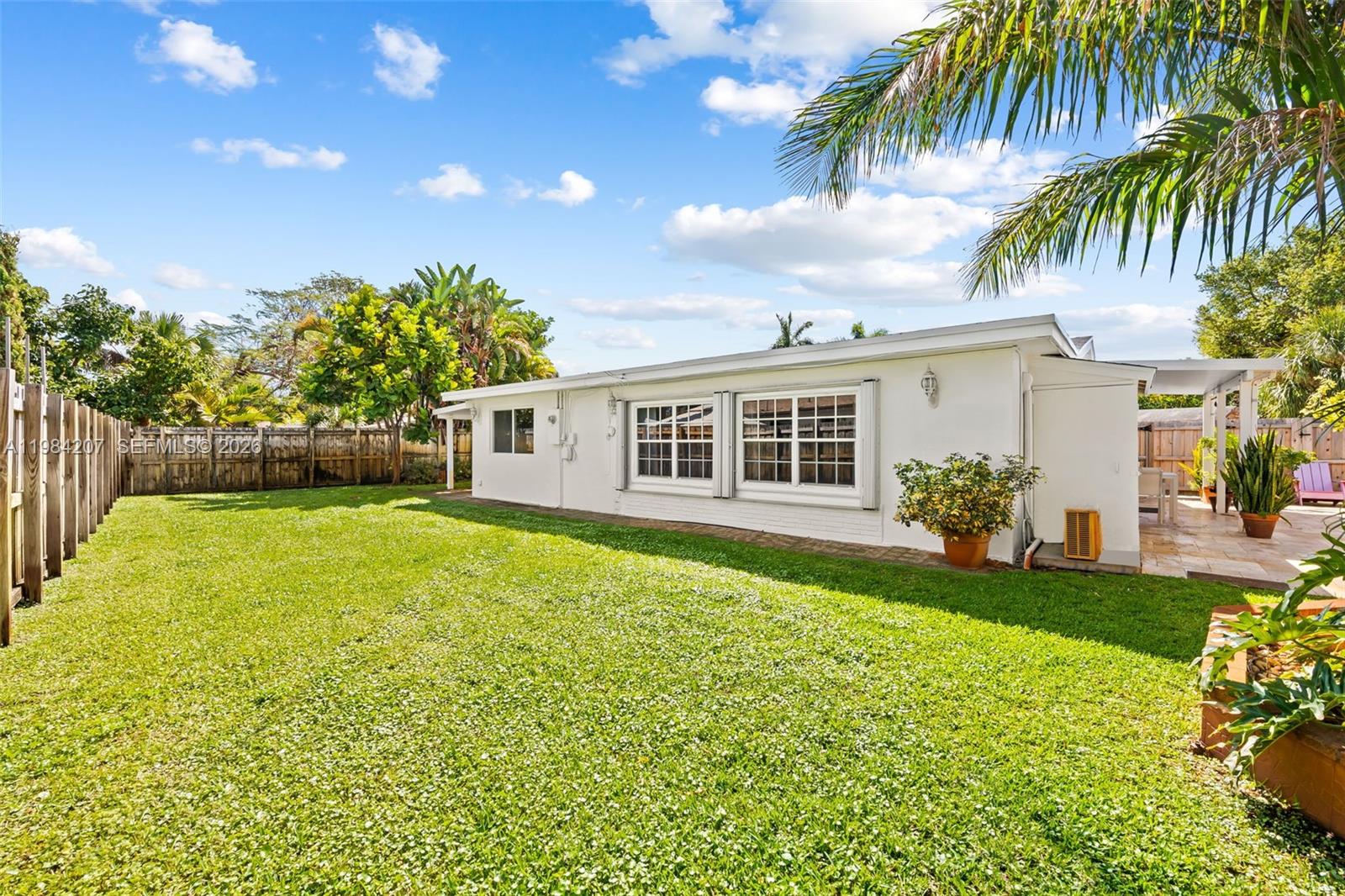 CRESTHAVEN NO 8 - Residential