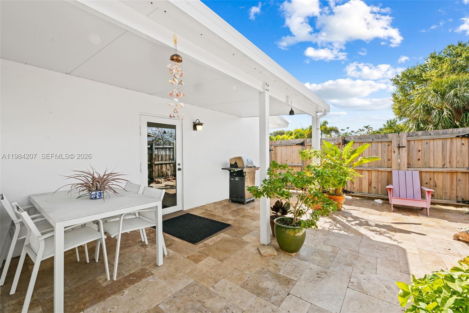 CRESTHAVEN NO 8 - Residential