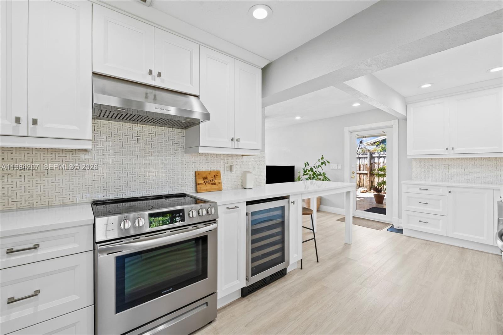 CRESTHAVEN NO 8 - Residential