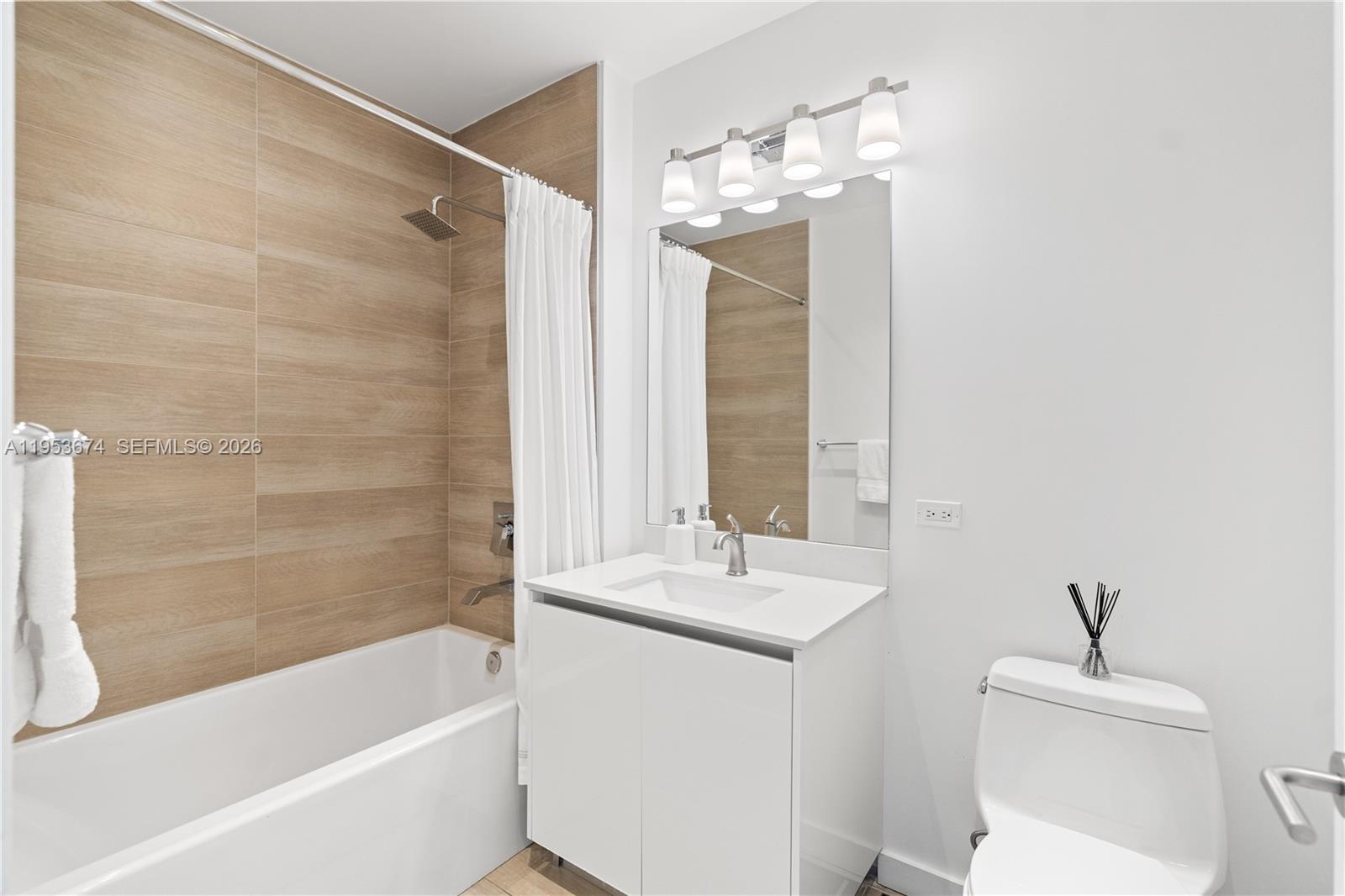 LE PARC AT BRICKELL CONDO - Residential Lease