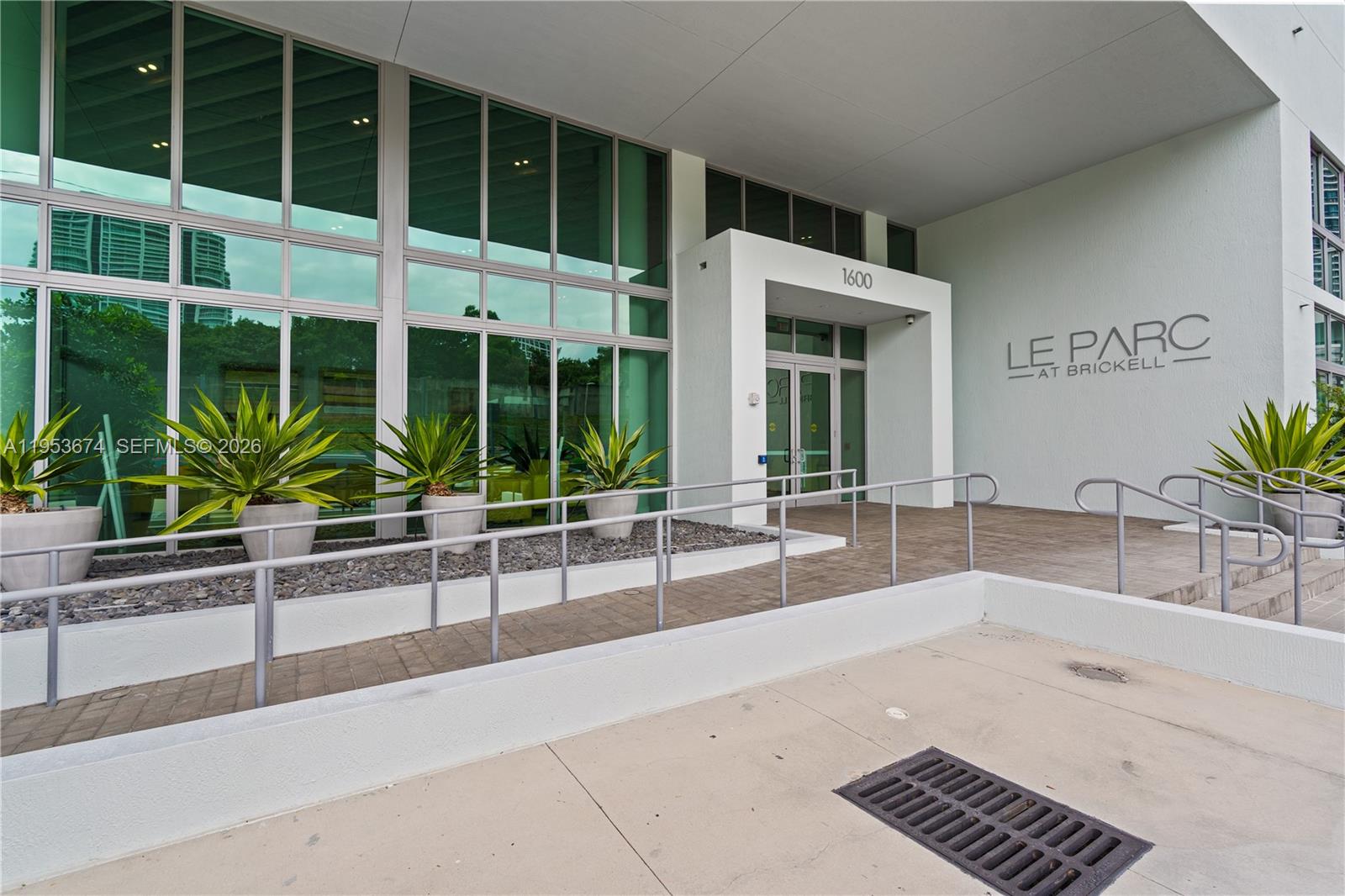 LE PARC AT BRICKELL CONDO - Residential Lease