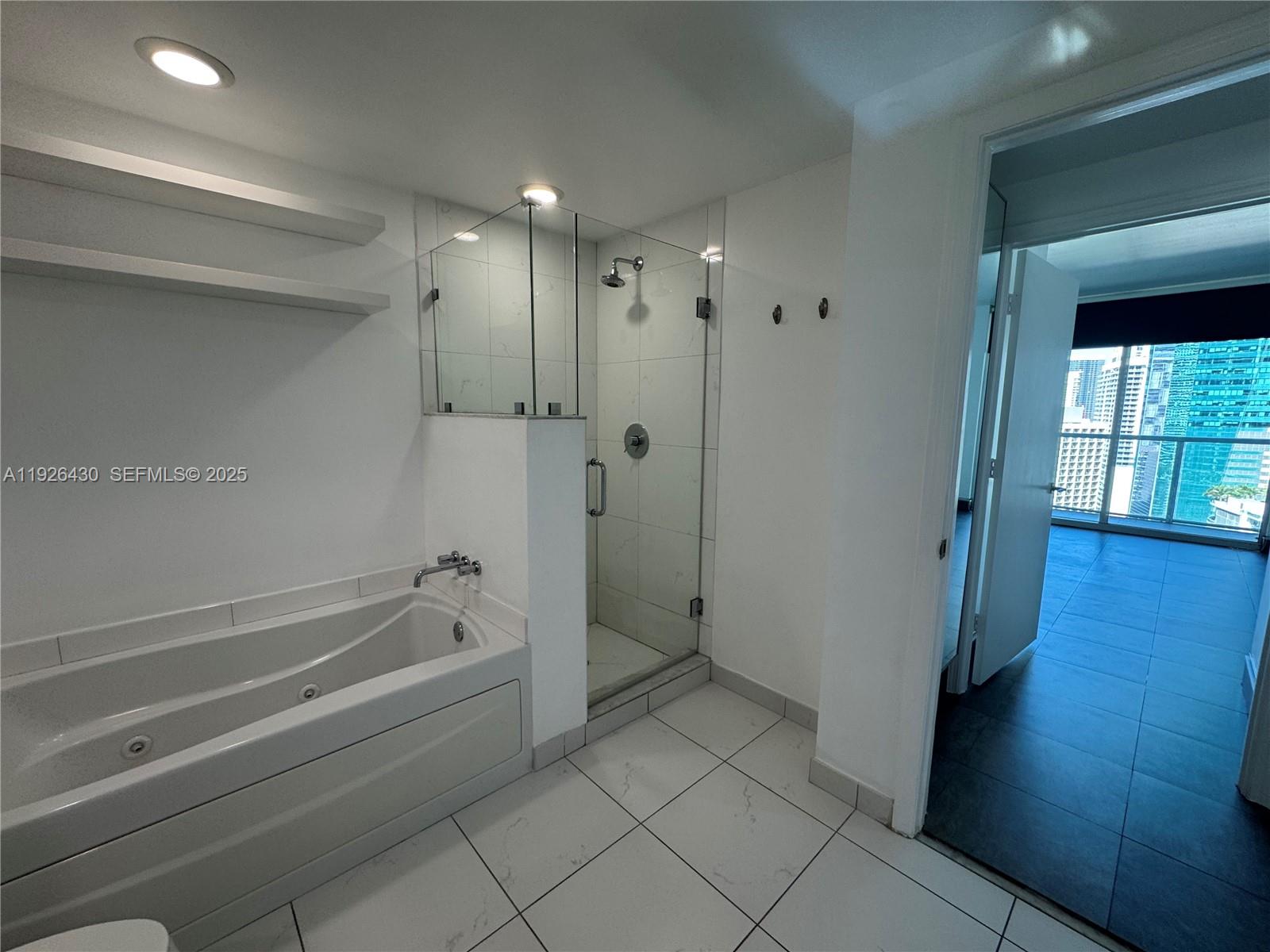 500 Brickell Ave 2703