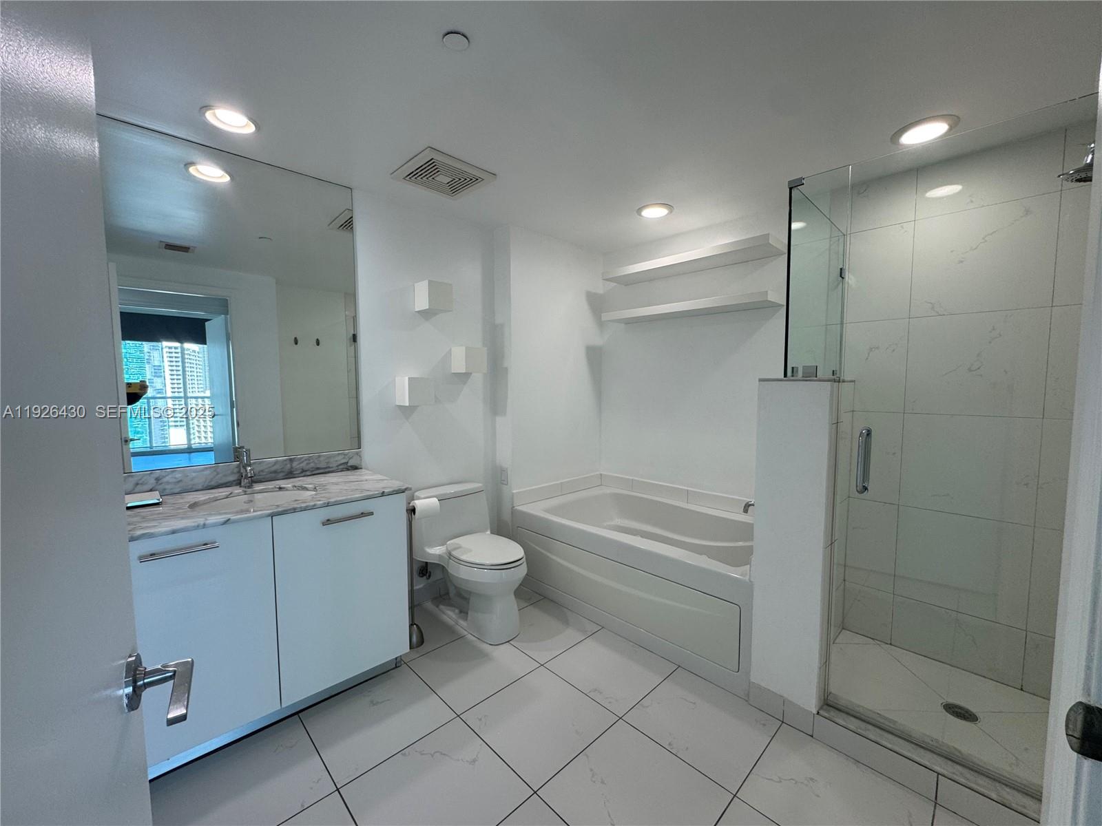 500 Brickell Ave 2703