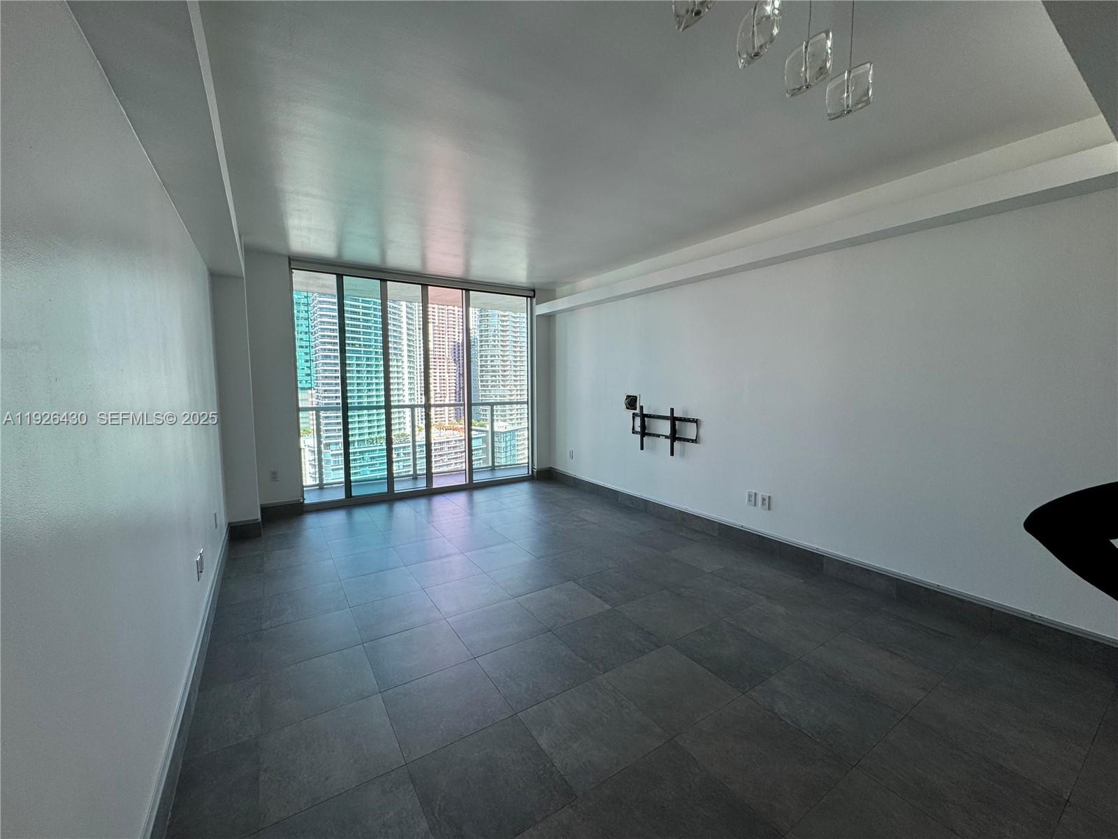 500 Brickell Ave 2703