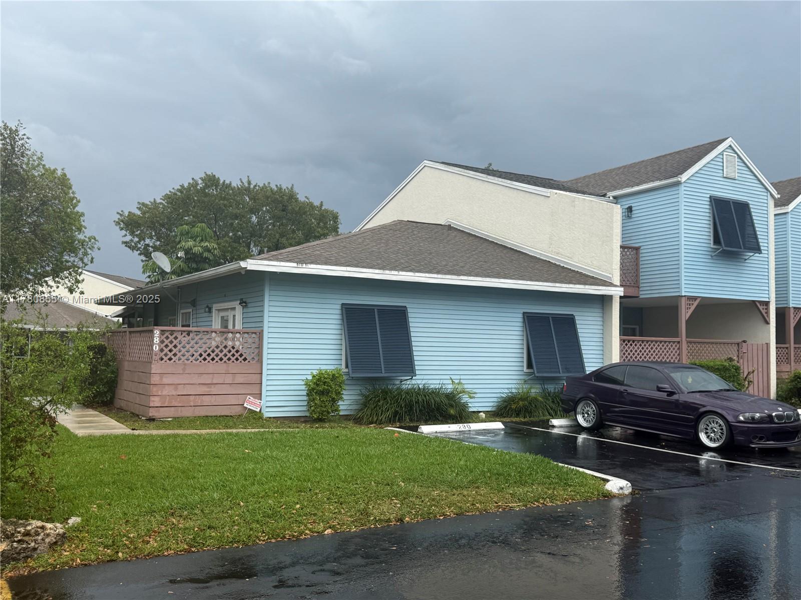280 W Hemingway Cir