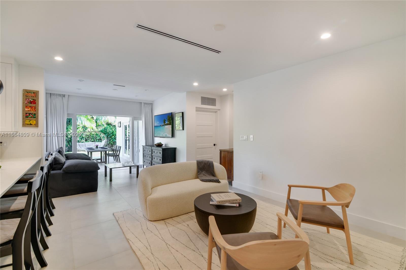 ALTOS DEL MAR NO 6 - Residential