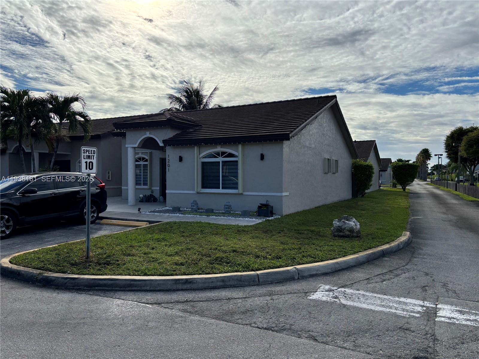 IBIS VILLA AT MIAMI GARDE - Residential