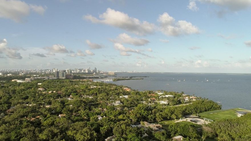 EXCELLENT SOUTH COCONUT GROVE OPPORTUNITY! 1.03 ACRES IN PRIME/SOUGHT AFTER "UTOPIA" SUBDIVISION. BRING YOUR DREAM ESTATE TO LIFE W/ AN EXTRAORDINARY OPPORTUNITY IN AN UNRIVALED LOCATION. PRIME LOCATION EAST OF US1. RARE FIND ON EL PRADO, VERY QUIET, PRIVATE STREET, MINIMAL TRAFFIC. IDEAL FOR INVESTOR OR END USER LOOKING TO BUILD IN MIAMI'S PREMIER/EXCLUSIVE NEIGHBORHOODS. PROPERTY INCLUDES A HOME + REMODELED 2/1 GUEST HOUSE (NEW METAL ROOF & WINDOWS). KNOCK DOWN THE EXISTING MAIN HOUSE & BUILD A DREAM ESTATE OR DIVIDE THE LOT. LOT OF THIS SIZE IN SOUTH GROVE RARELY COMES AVAILABLE/HARD TO FIND.LARGER THAN TAX RECORD.SURVEY AVAILABLE. THE EXCLUSIVENESS OF THIS STREET CALLS FOR ENDLESS OPPORTUNITIES. BLOCKS TO TOP SCHOOLS, RESTAURANTS, SHOPPING, PARKS. PROPERTY ON HIGH GROUND. FLOOD ZONED X