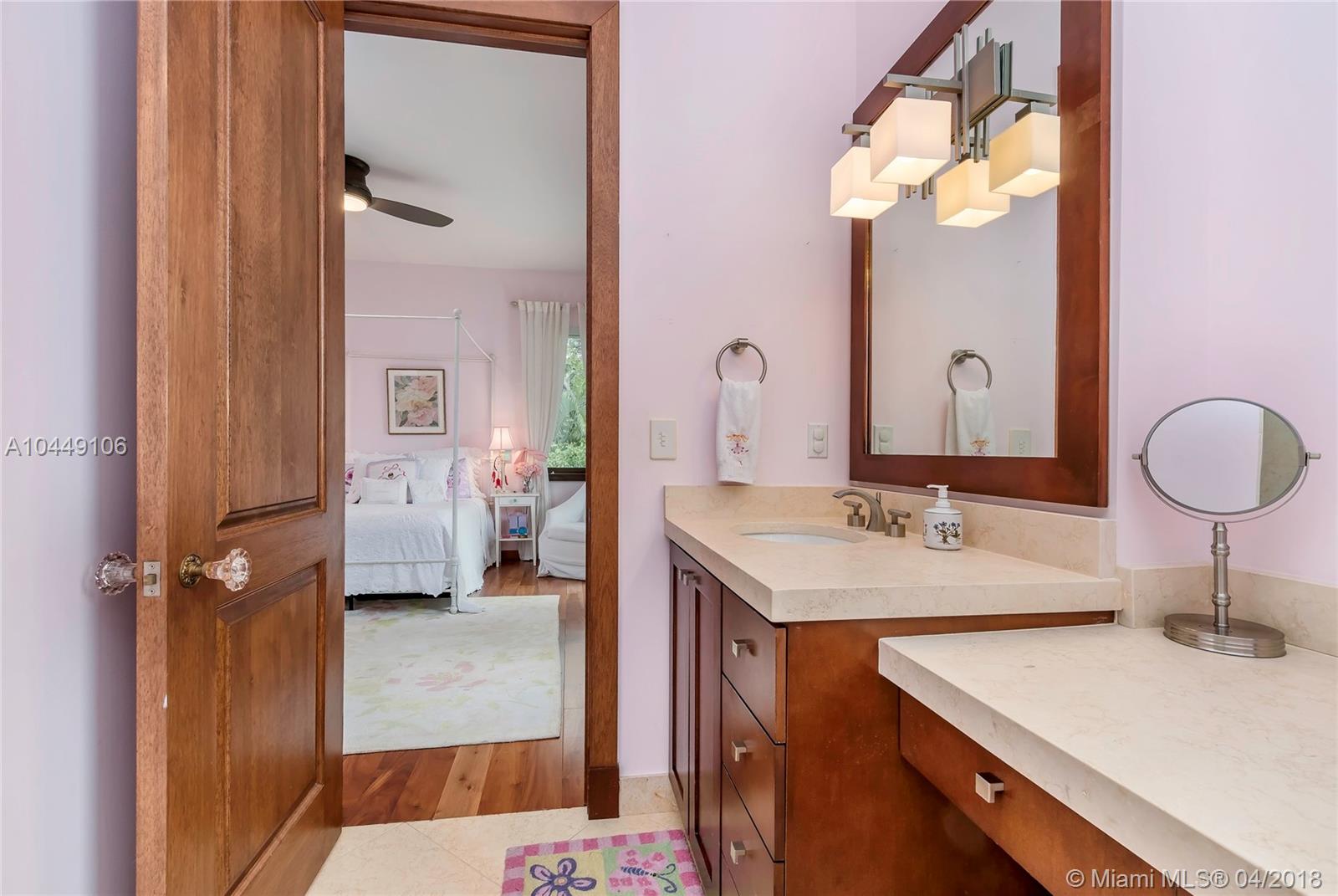 FELIX COURT - Residential