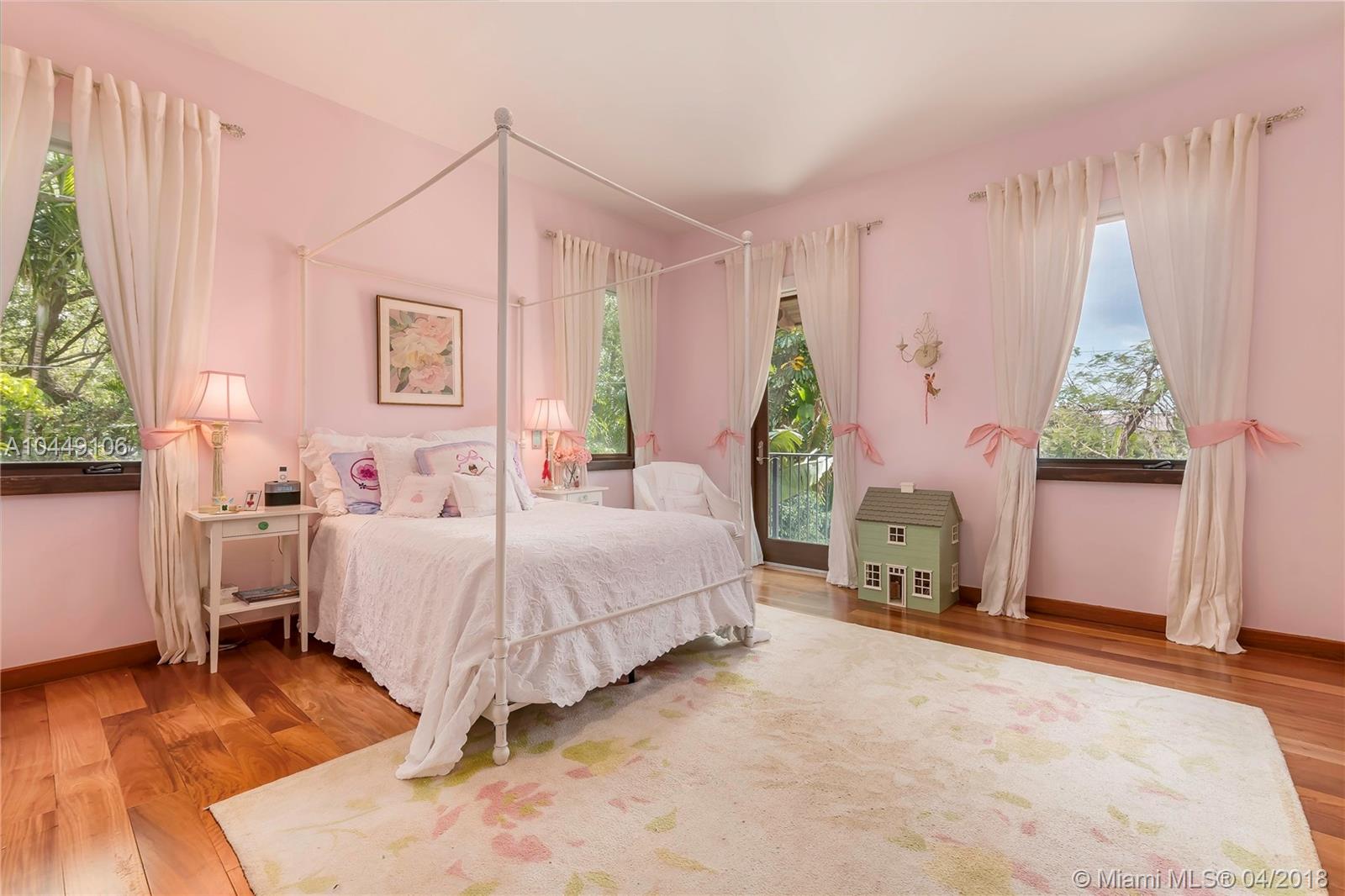 FELIX COURT - Residential