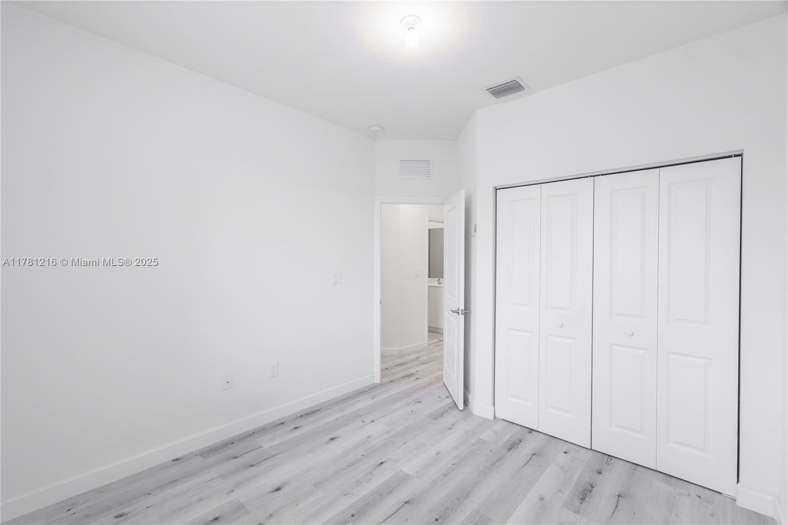 PINE ISLE - Residential