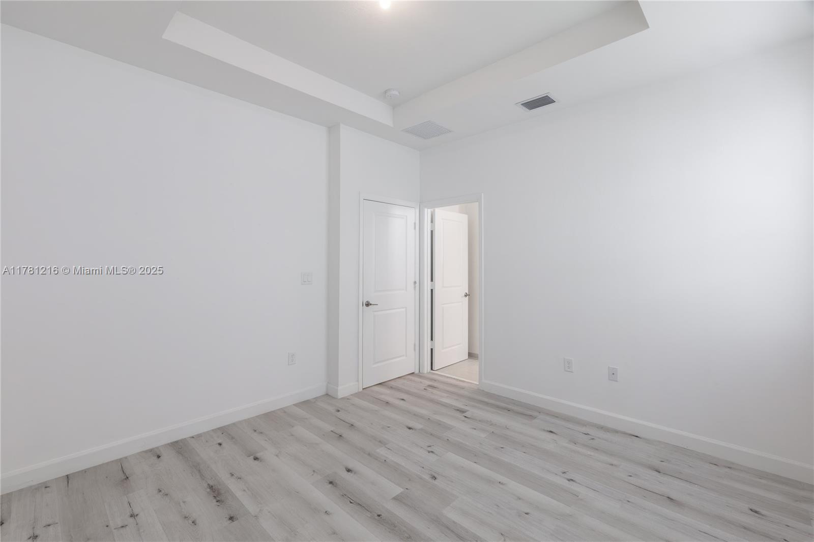 PINE ISLE - Residential