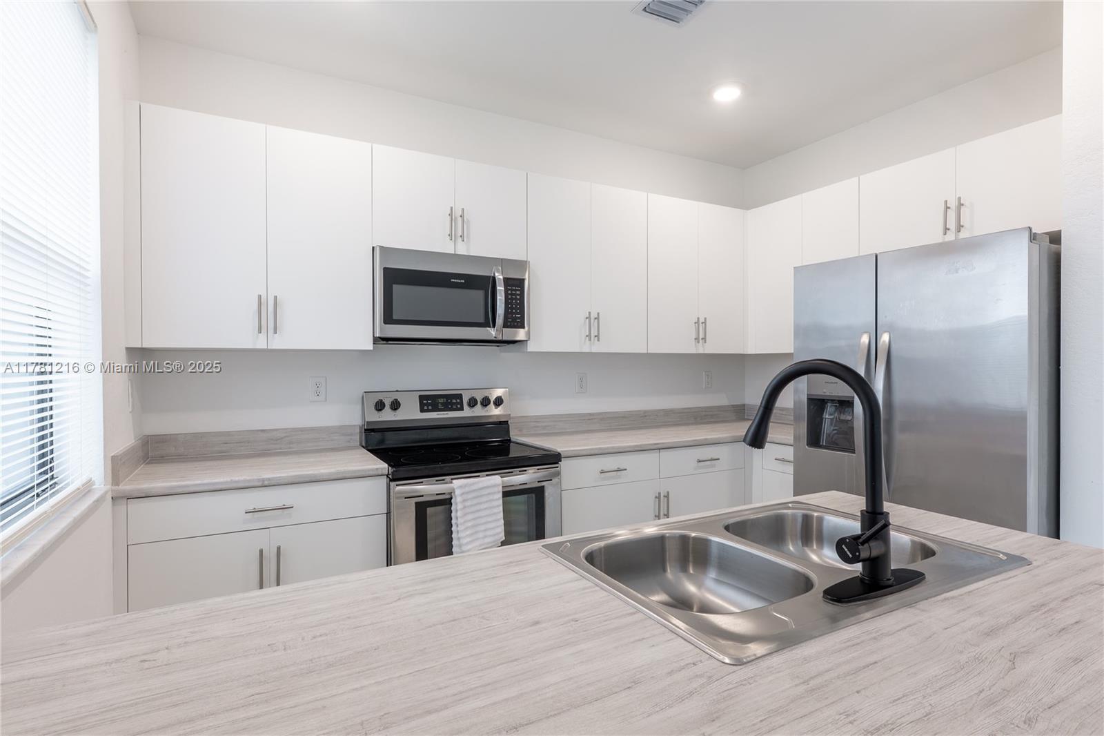 PINE ISLE - Residential