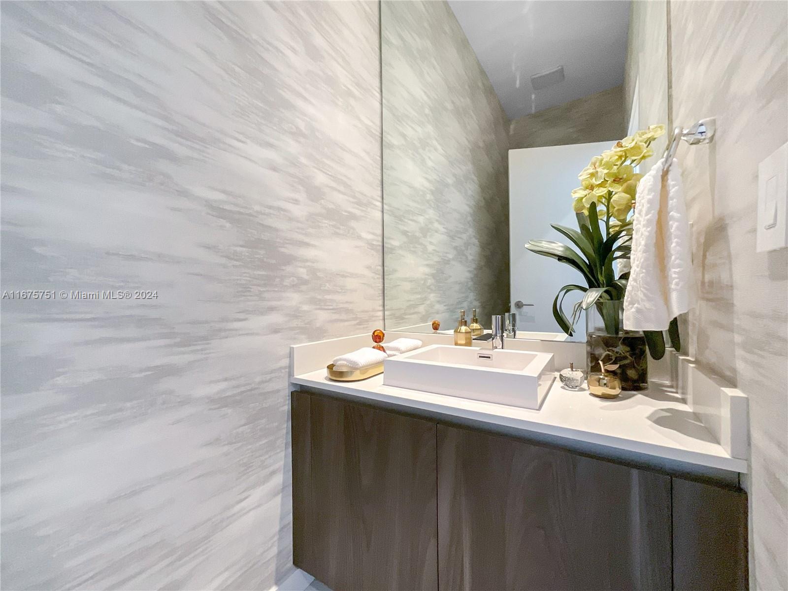 GRAN PARAISO CONDO - Residential
