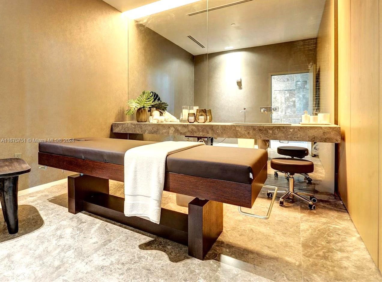GRAN PARAISO CONDO - Residential