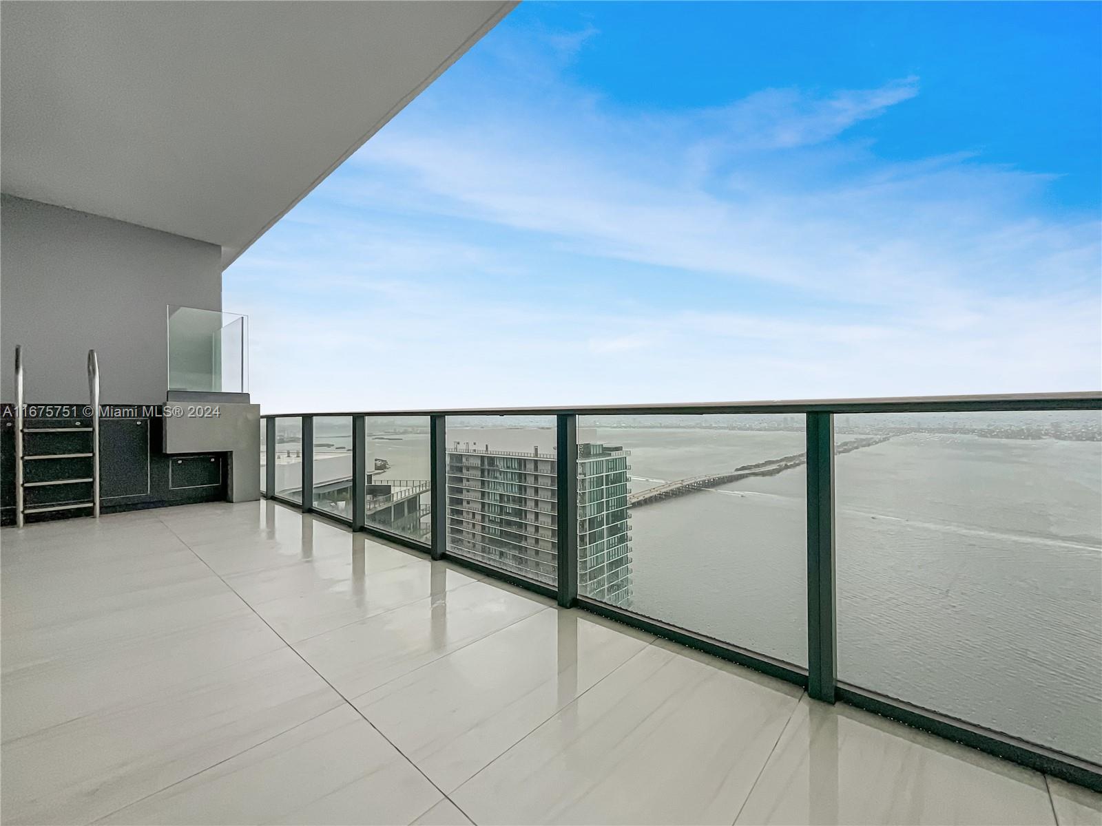GRAN PARAISO CONDO - Residential