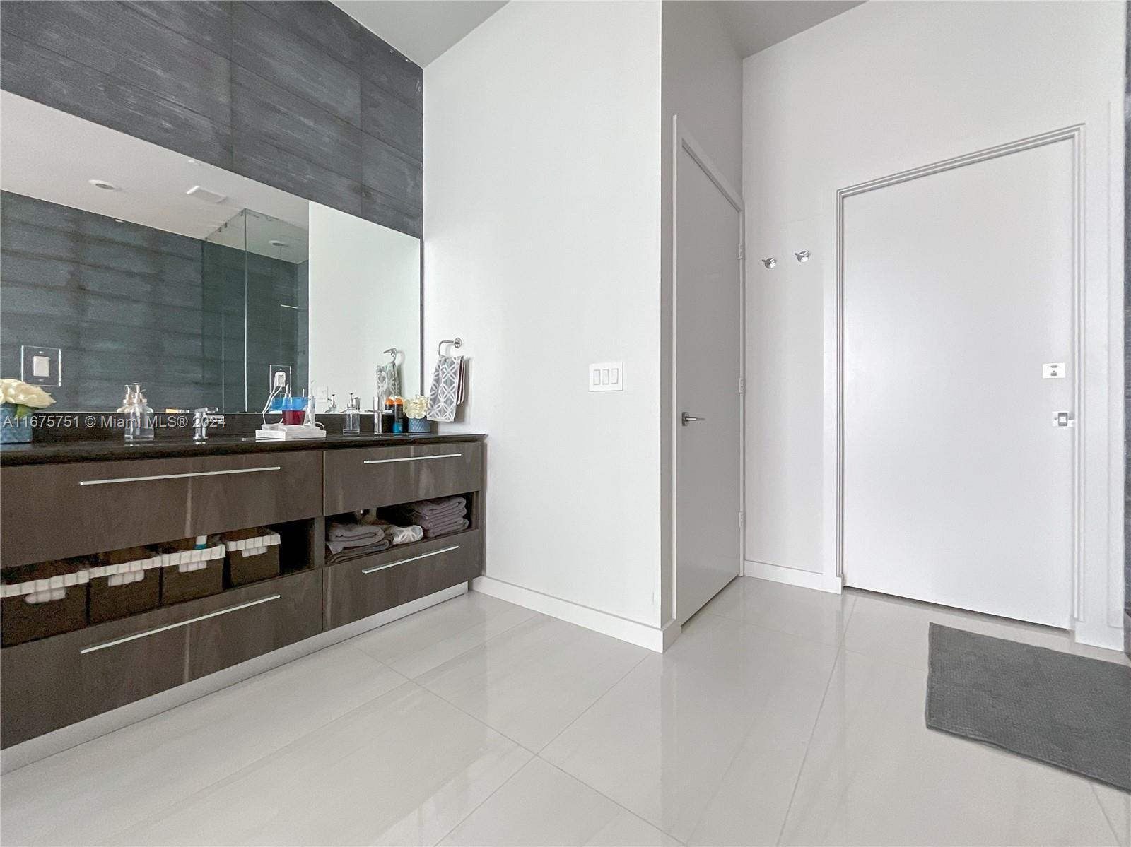 GRAN PARAISO CONDO - Residential