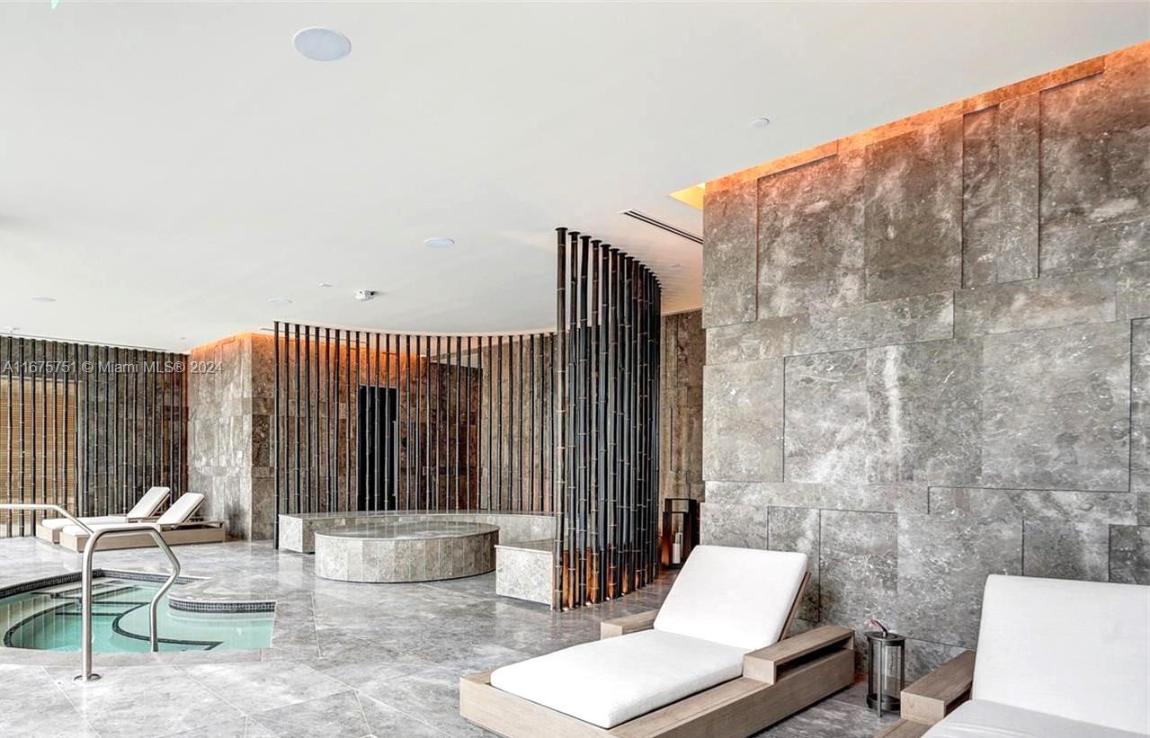 GRAN PARAISO CONDO - Residential