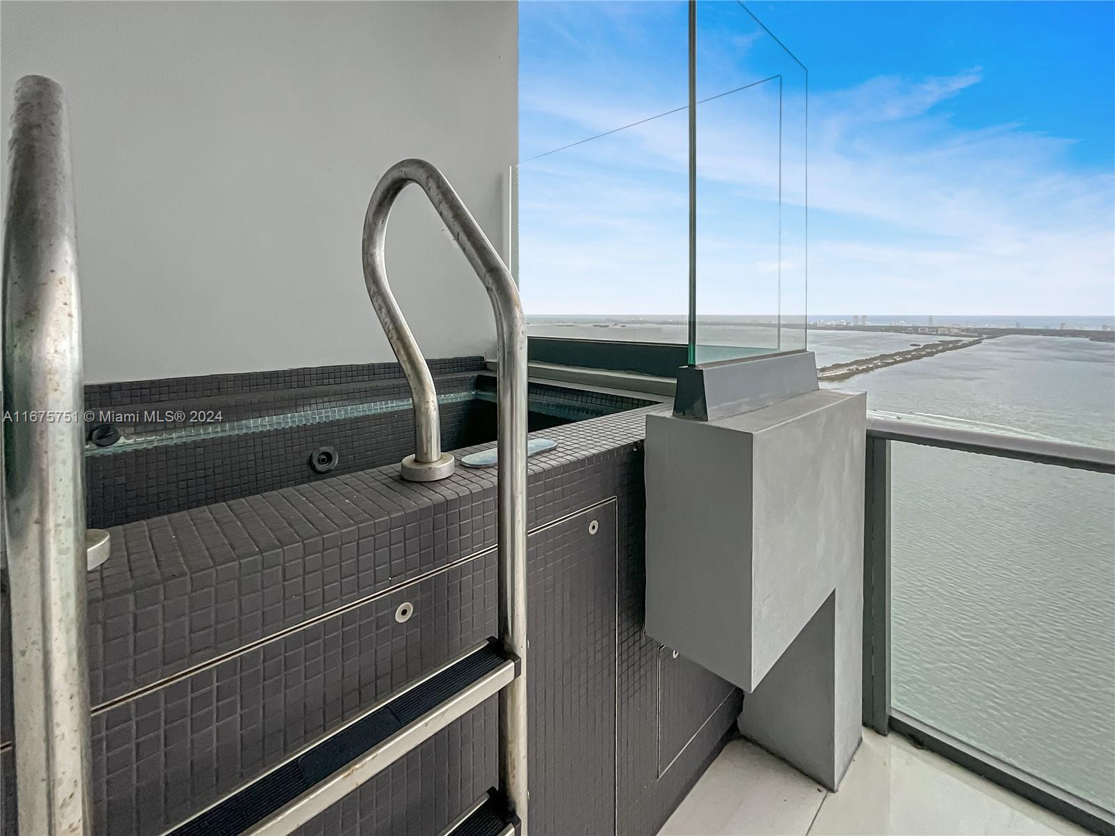 GRAN PARAISO CONDO - Residential