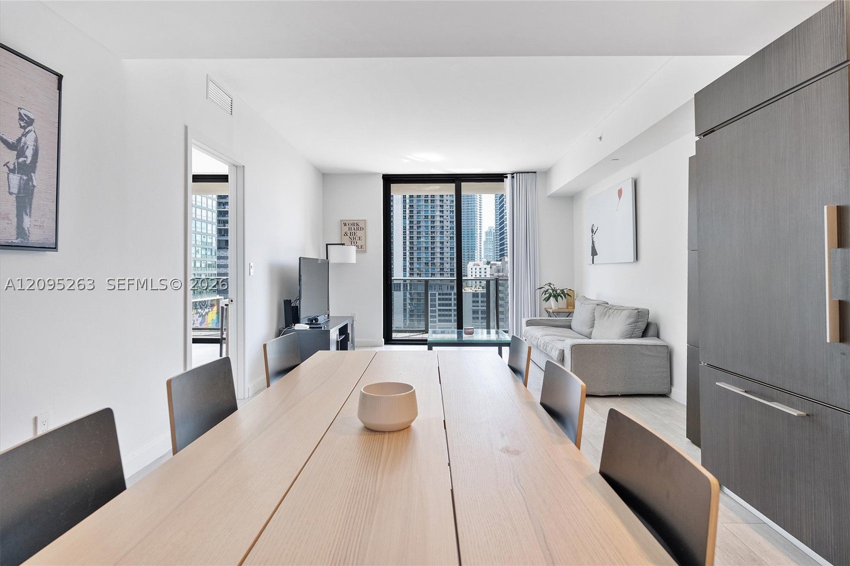 45 SW 9th St 1005