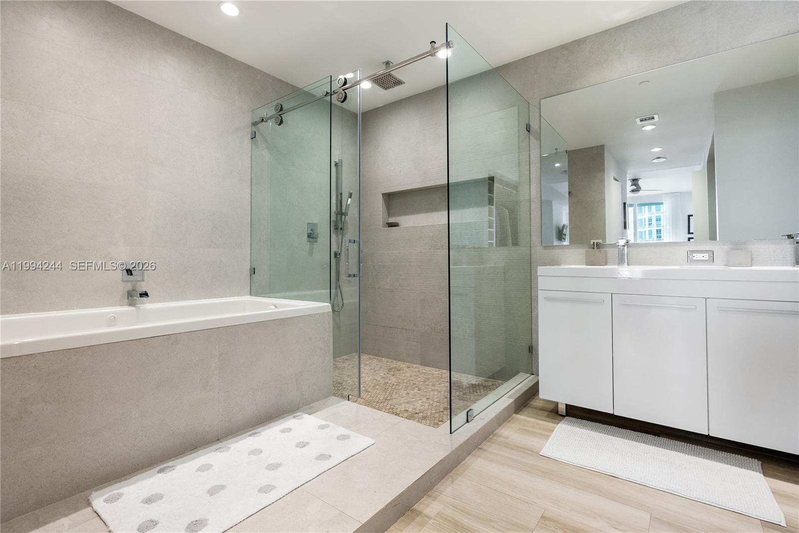 CARBONELL CONDO - Residential Lease