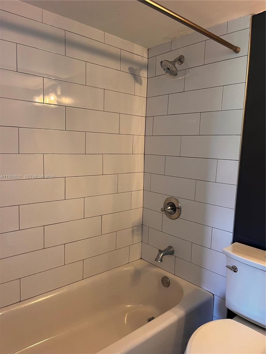 ROLLING HILLS GOLF AND TE - Residential