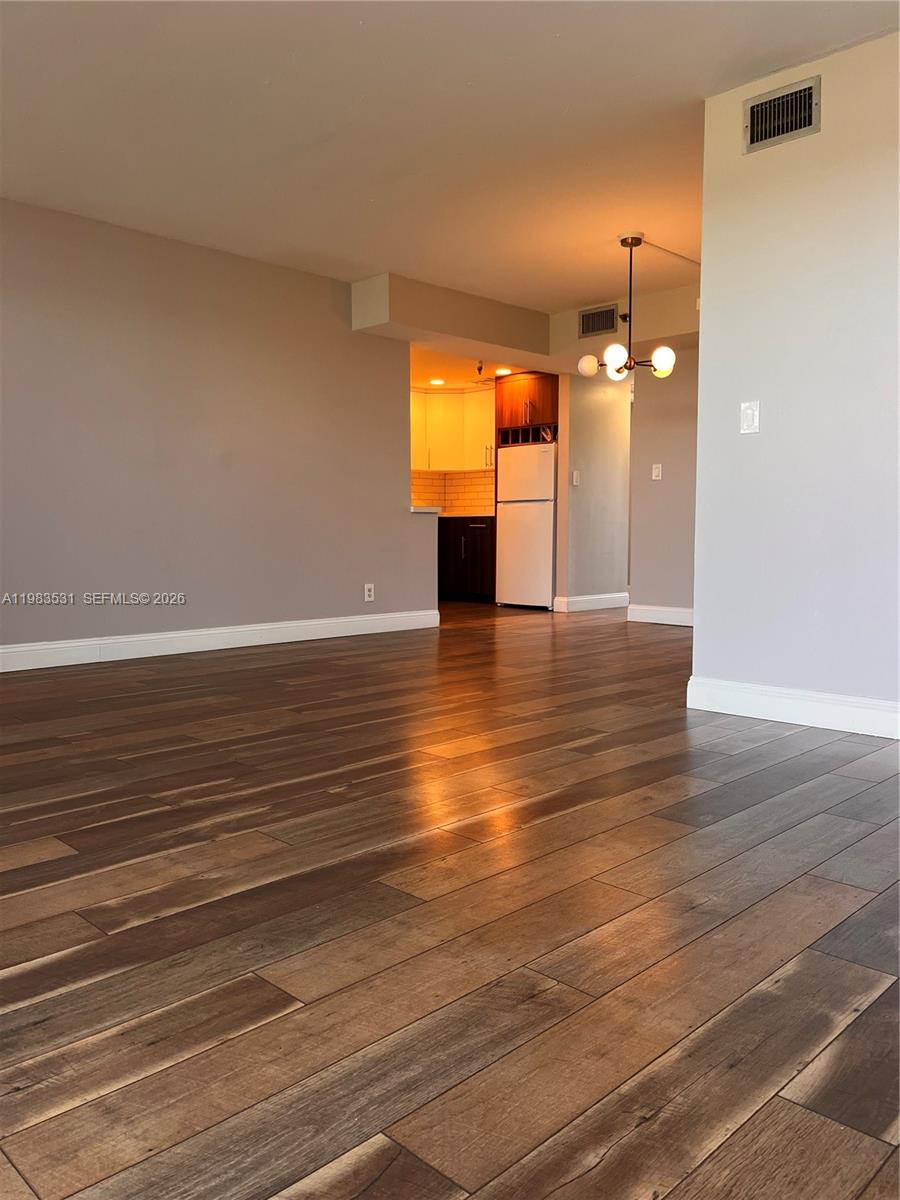 ROLLING HILLS GOLF AND TE - Residential