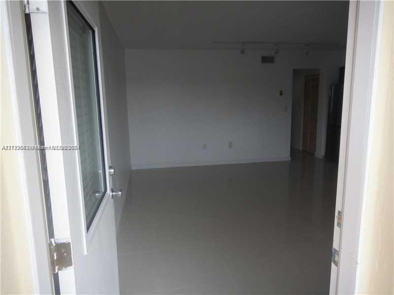525 Meridian Ave 305
