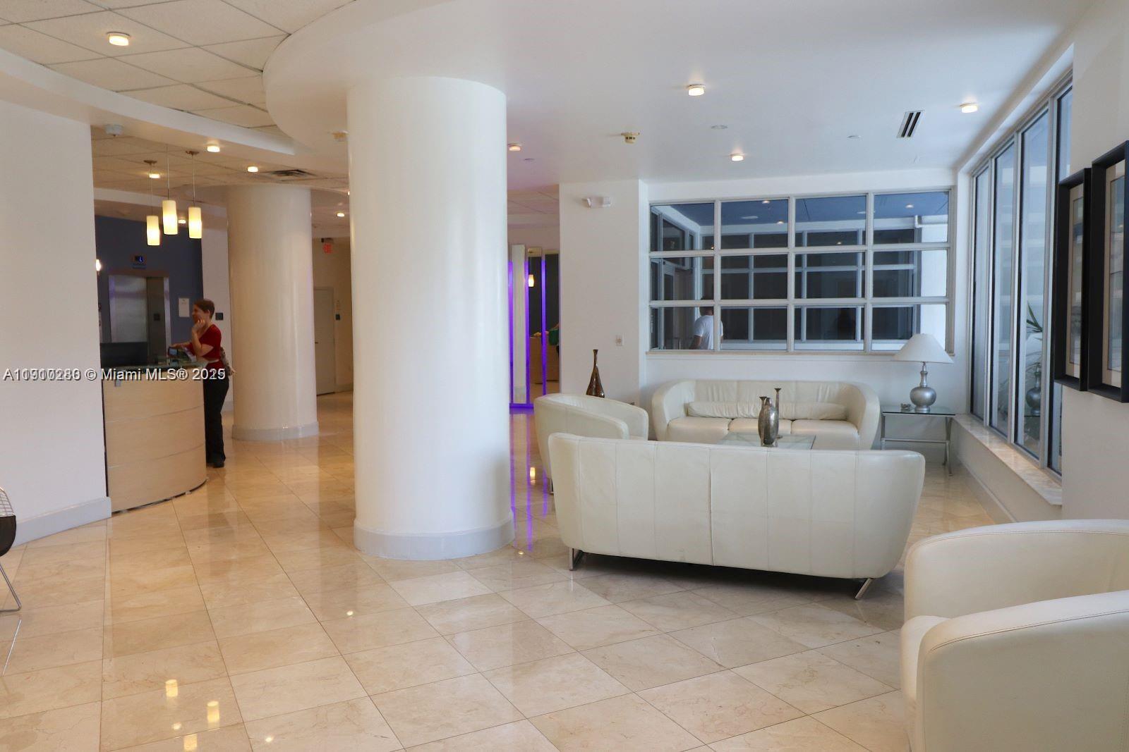 401 BLU OF NORTH BEACH CO - Residential Lease