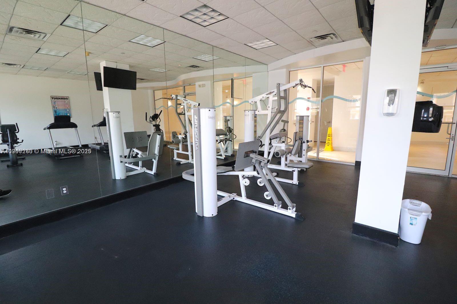 401 BLU OF NORTH BEACH CO - Residential Lease