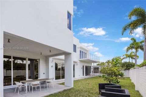 Tiny photo for 7441 NW 102nd Ct, Doral, FL 33178 (MLS # A12026726)