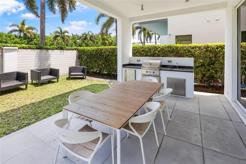 Tiny photo for 7441 NW 102nd Ct, Doral, FL 33178 (MLS # A12026726)