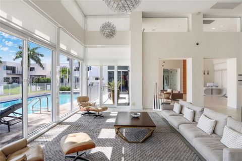 Tiny photo for 7441 NW 102nd Ct, Doral, FL 33178 (MLS # A12026726)