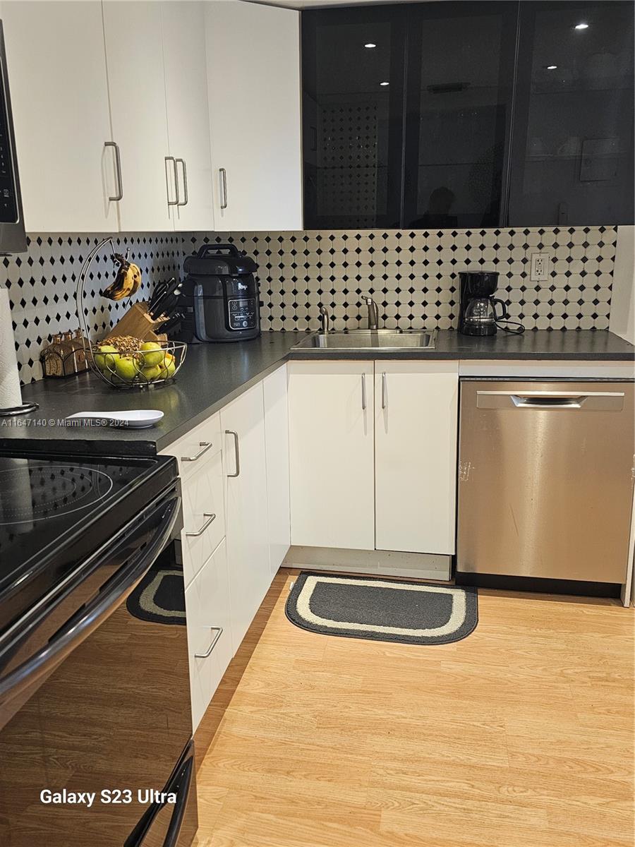 FIFITH MOORINGS CONDO - Residential